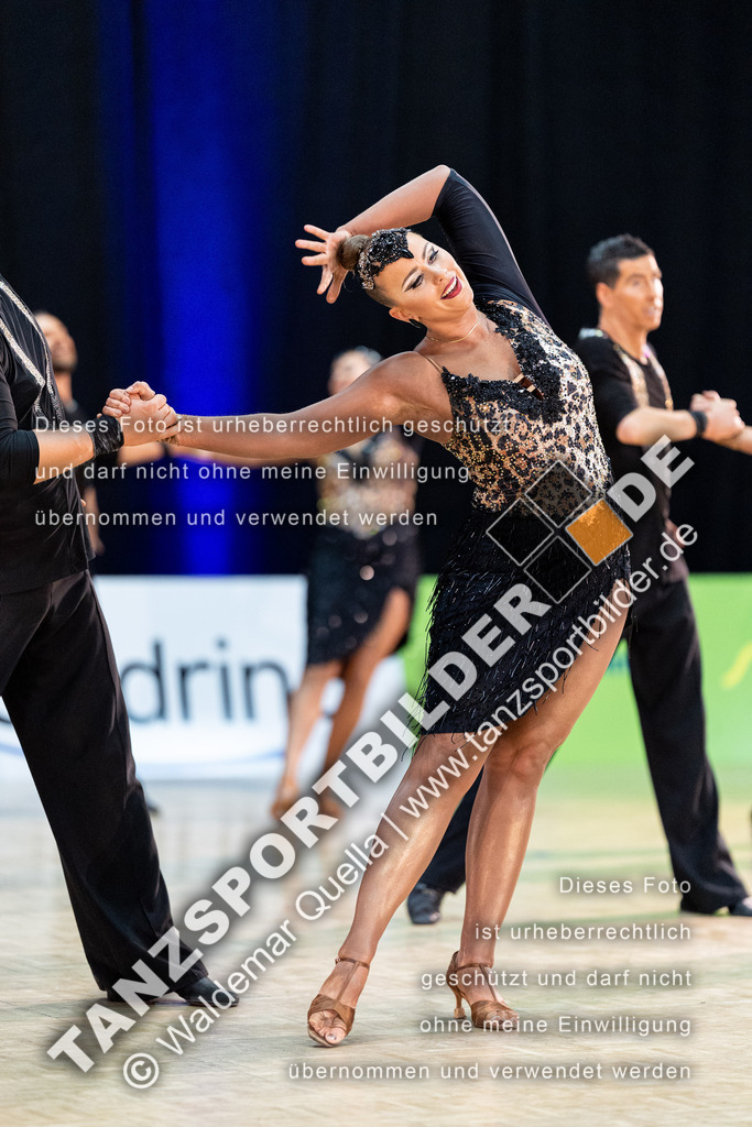 20240120-01429 | Hier finden Sie Tanz Bilder vom Latein und Standard Formationen tanzen. Sportbilder vom Tanzsport. Schöne Fotos und von Weltmeisterschaft, Europameisterschaft, Bundesliga, Regionalliga, Oberliga und Landesliga sowie von GOC Stuttgart, DanceComp, WM Bremen