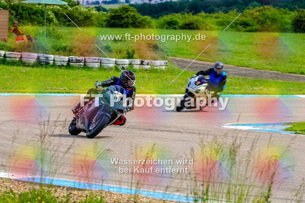 MotoTeam-9213 | Hier findet Ihr Bilder von Touristenfahrten auf der Nürburgring Nordschleife oder von anderen Veranstaltungen die ich besucht habe. Viel Spass beim Durch Schauen 
