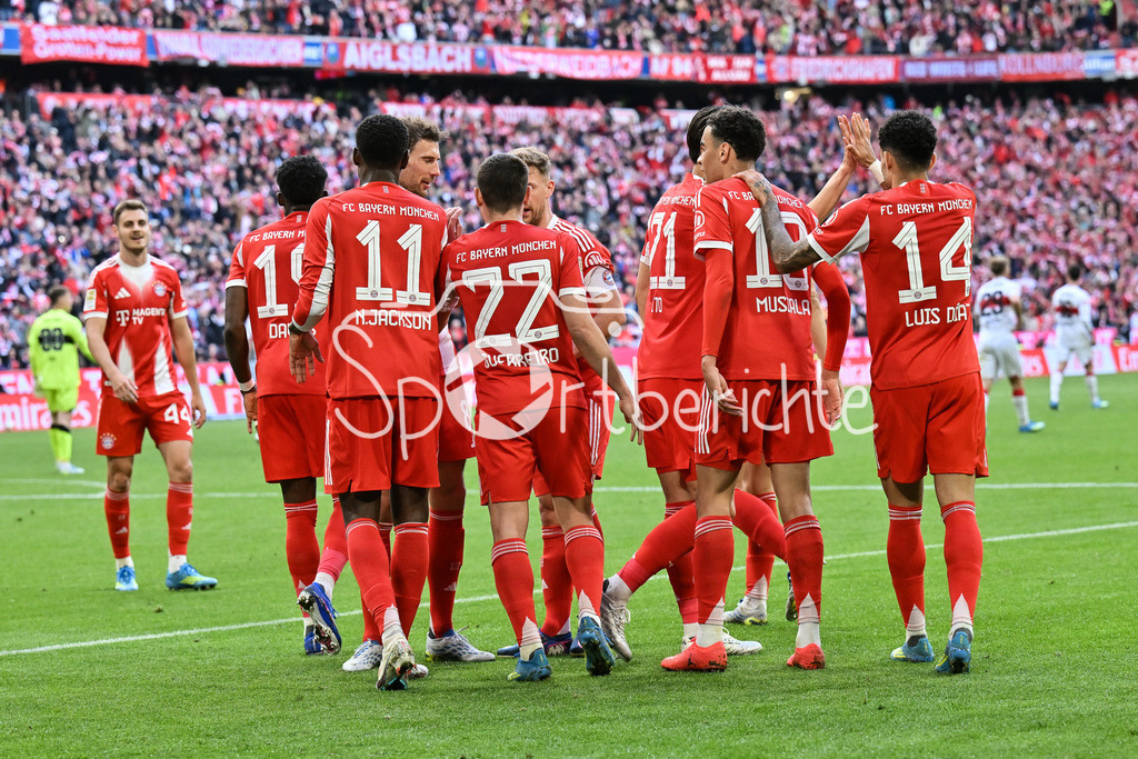 FC Bayern München - VfB Stuttgart | MUNICH, GERMANY - 19. APRIL: Bayern celebrates the goal to makes 3-1 / Tor / Torschuetze / Freude / Happy - Alphonso DAVIES (FC Bayern Munich 19) during the Bundesliga Match between FC Bayern Munich vs. VfB Stuttgart at Matchday 30 at Allianz Arena / DFL REGULATIONS PROHIBIT ANY USE OF PHOTOGRAPHS AS IMAGE SEQUENCES AND/OR QUASI-VIDEO