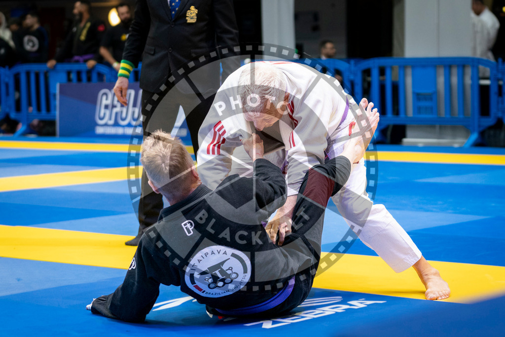 20240125PBB01539 | Fighters compete during the sixth day of the Brazilian Jiu-jitsu European Championship of the IBJJF in Paris, France, on January 25, 2024.