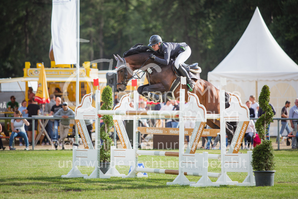 220715_LC_Youngster-S-635 | Deine schönsten Turniermomente als professionelle Fotos! Entdecke hochwertige Pferdesport-Fotografie im Online-Shop. Jetzt Fotos finden & bestellen!