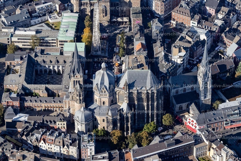 Lufbilder Aachen-6052 | Kirchengebäude des Domes " Aachener Dom " in der Altstadt im Ortsteil Mitte in Aachen im Bundesland Nordrhein-Westfalen, Deutschland. - Realisiert mit Pictrs.com