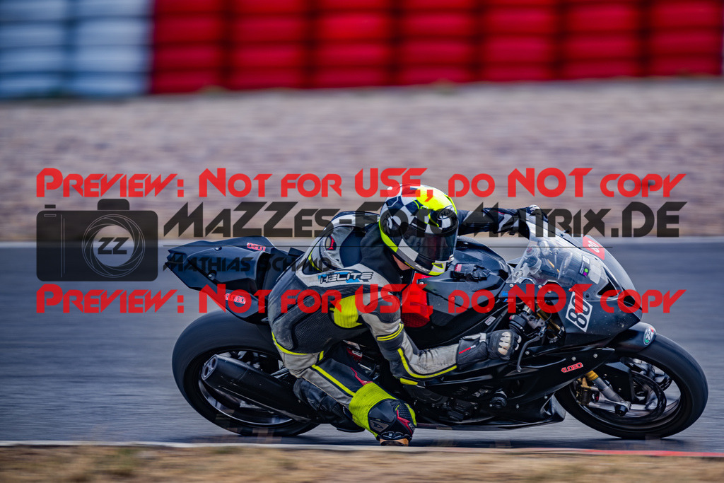 MaZZes_FotoMatrix_230719_1528 | WEISS