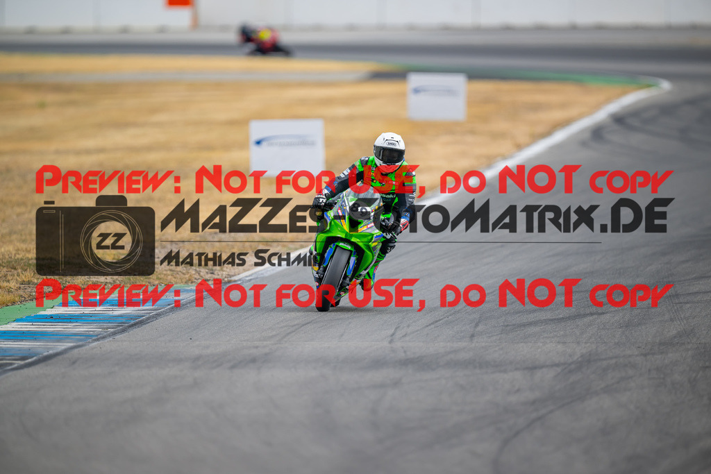 MaZZes-Fotomatrix-20260809-586971 | R1