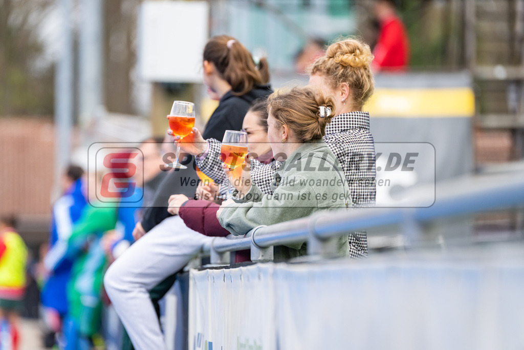 HK_20230415_106847 | 1. Bundesliga Herren Crefelder HTC - UHC Hamburg am 14.4.2023 Crefelder HTC, Krefeld , Zuschauer