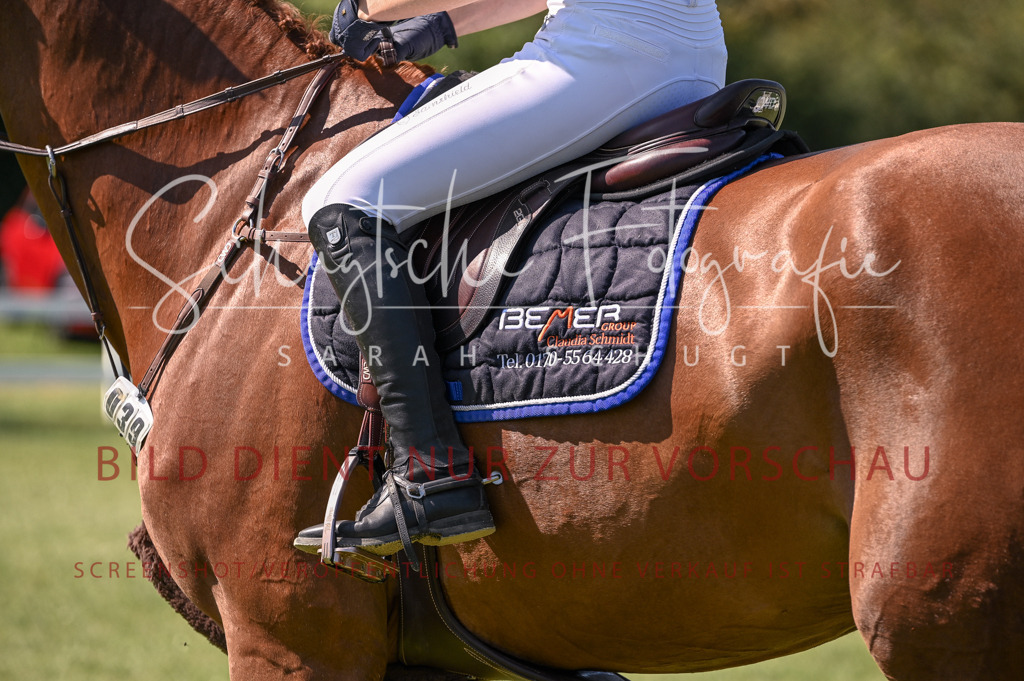 Schugtsche-Düren.2024-06.Stilspringprf.A_-1 | Schugtsche Fotografie - Realisiert mit Pictrs.com