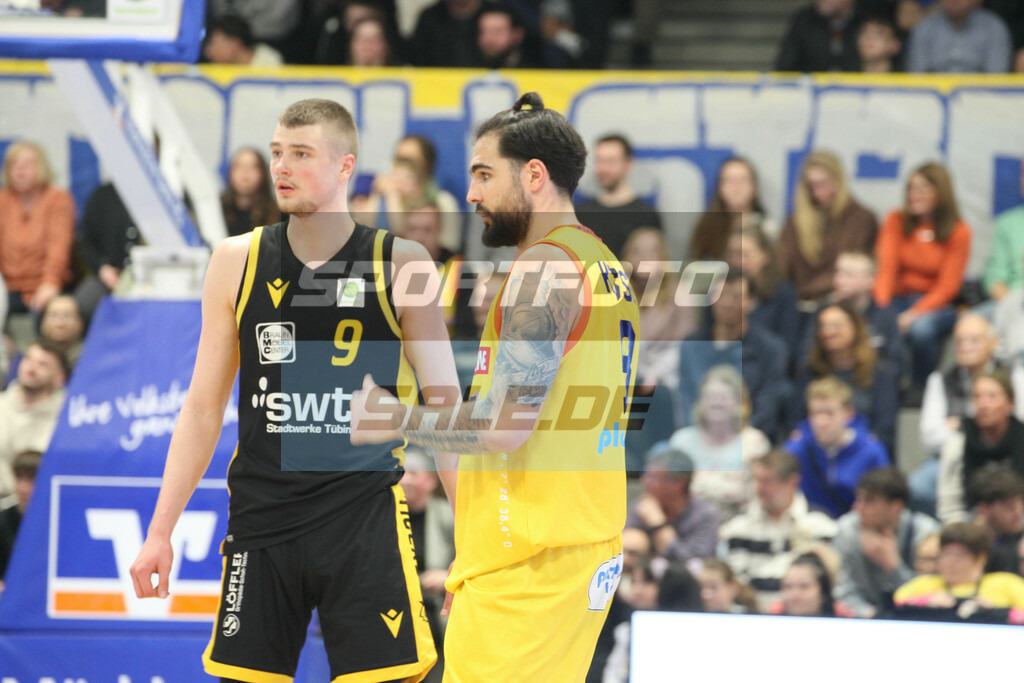 Phoenix Hagen - Walter Tigers Tübingen | Kriss Helmanis und Marcel Kessen - © Sportfoto-Sale (MK) - Realisiert mit Pictrs.com