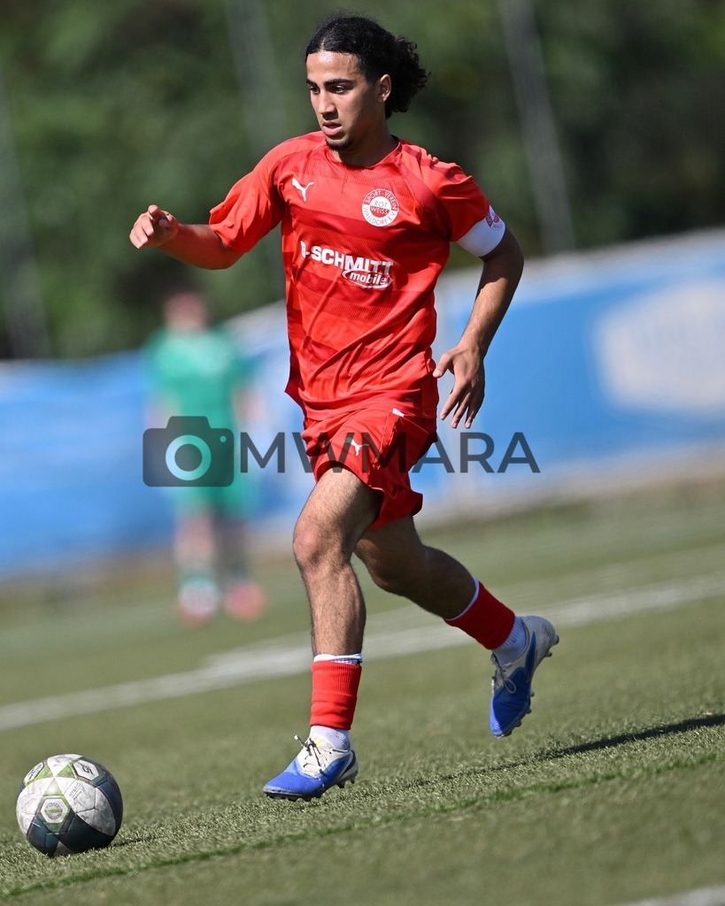Fußball I Herren I Mannschaftsshooting I Saison 2026-2027 I TSG Hoffenheim II | Nader El-Jindaoui (#30) 13.07.2026 Nahaufnahme, Einzelfoto, Freisteller, Portrait, Porträt, Einzelbild, Herren, 3. Liga, Hoffenheim II, Baden- Wüttemberg, Dietmar-Hopp-Stadion, Teamfoto, Teamshooting, Mannschaftsfoto, Juli - Realisiert mit Pictrs.com