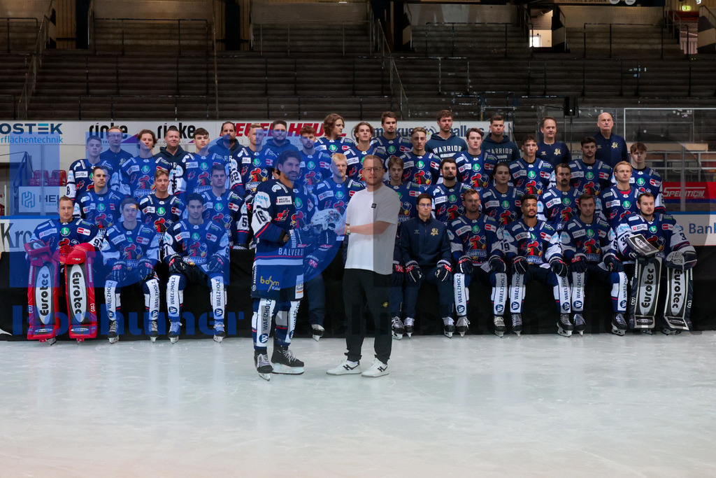 Deutsche Eishockey Liga (DEL): Iserlohn Roosters Teamshooting {date} -  | {headline}(Foto: Sebastian Sendlak / BOND) - Realisiert mit Pictrs.com