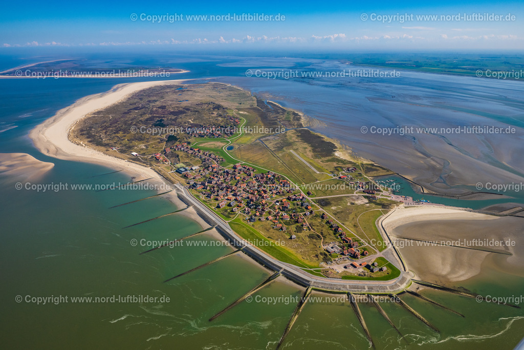 Baltrum_ELS_9238170423 | BALTRUM 17.04.2023 Küstenbereich der Nordsee - Insel in Baltrum Ostfriesische Inseln im Bundesland Niedersachsen, Deutschland. Weiterführende Informationen bei: Nordseeheilbad Insel Baltrum. // Coastal area North Sea - Island in Baltrum East Frisian Islands in the state Lower Saxony, Germany. Further information at: Nordseeheilbad Insel Baltrum. Foto: Martin Elsen