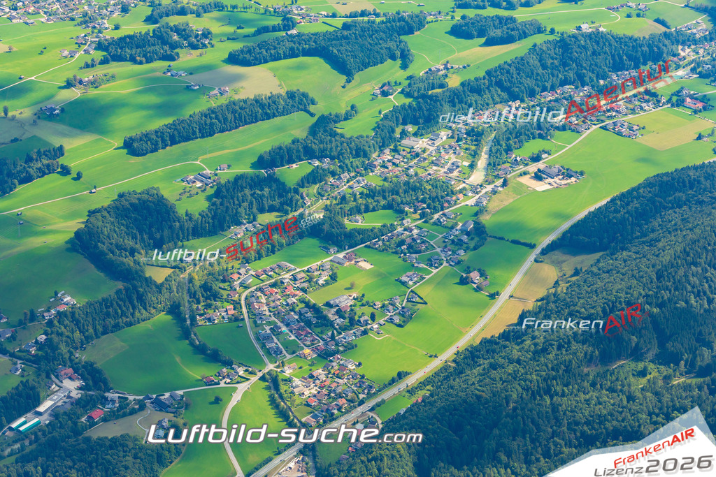 Luftaufnahme von  Strobl - Die Luftaufnahme wurde 2025 vom UL-Flugzeug heraus erstellt ( keine Drohne ) - Hochauflösende Luftaufnahme - für professionelle Ausdrucke geeignet. Die Geschenkidee !Mit Lizenz und Bildrechte bestellbar