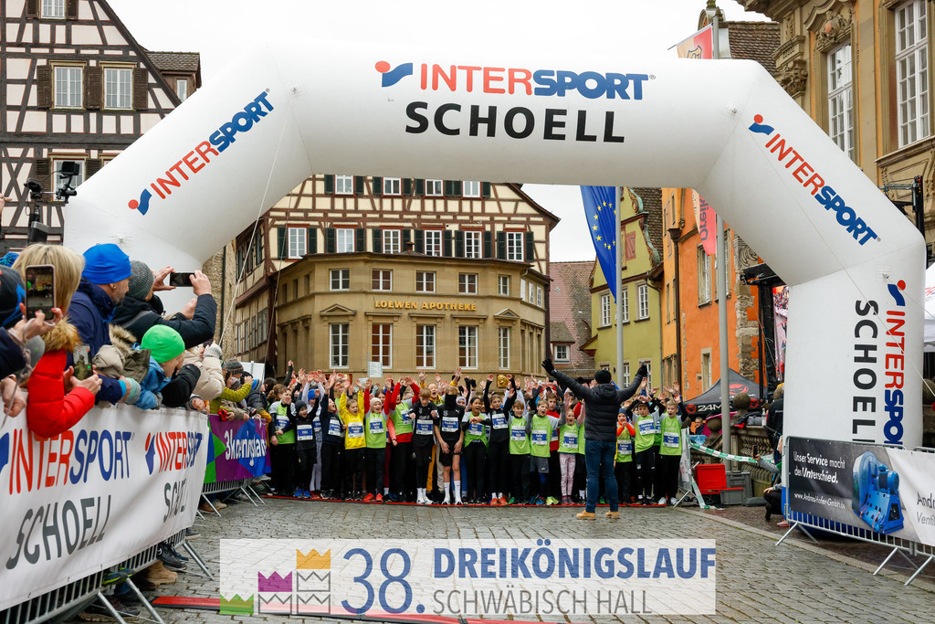 1700m Stadtwerke Jugendlauf | 3 Koenigslauf 2024 1700m Stadtwerke Jugendlauf - Realisiert mit Pictrs.com