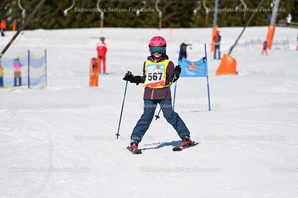 SRF_27.02.2026_586 | Skirennfotos,Serfaus,Fiss,Ladis,Kinderskirennen,Winter,Tirol,Oberland,skirace,SFL,feelfree,weil wir's genießen,ski,Ski,skifahren,Sonnenplateau, - Realisiert mit Pictrs.com