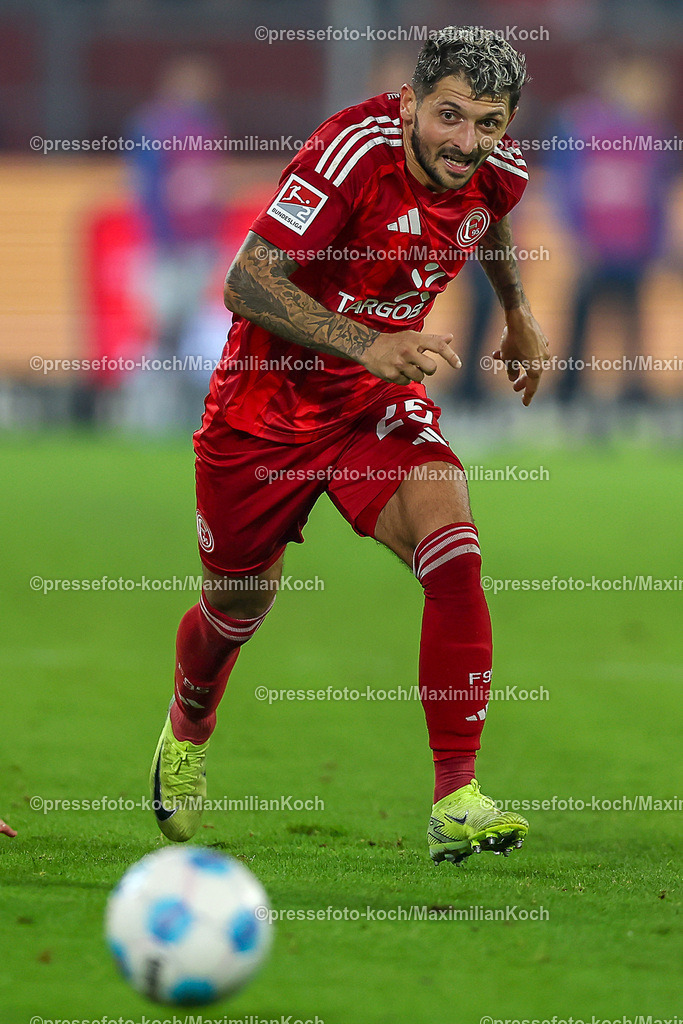 Due0911240109602168 | 09.11.2024, Fußball, Fortuna Düsseldorf - SC Paderborn 07, 2. Bundesliga, Merkur Spiel-Arena, Saison 2024 2025: Matthias Zimmermann (Fortuna Düsseldorf #25) DFB regulations prohibit any use of photographs as image sequences and or quasi-video.