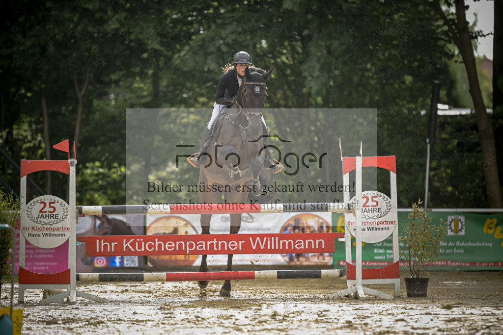 20240505-DOS_8115 | Entdecke hochwertige Reitturnierfotos von Foto Oger. Professionell, emotional und authentisch – jetzt Lieblingsmomente im Shop bestellen.Deutschlandweite Turnierfotografie. - Realisiert mit Pictrs.com