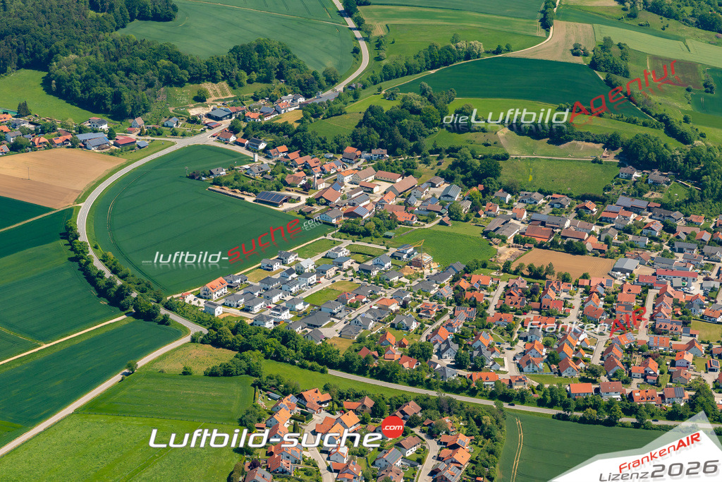 Das Luftbild zeigt :  Weng - Die Luftaufnahme wurde 2024 vom UL-Flugzeug aus erstellt ( keine Drohne ) - Hochauflösende Luftaufnahme - Für grossformatige Ausdrucke geeignet. Die Geschenkidee !Mit Lizenz und Bildrechte bestellbar