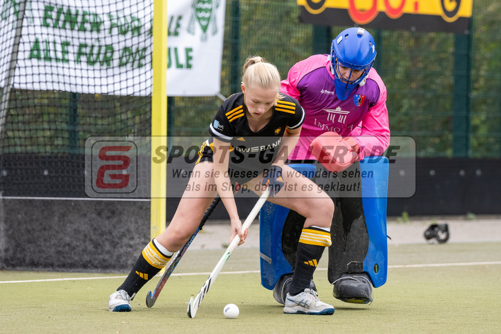 SFE_20231022_0197 | Deutsche Meisterschaft Weibliche U16 Finale Berliner HC - Harvestehuder THC am 22.10.2023 in Köln (Düsseldorfer Hockeyclub 1905 e.V.), Photo: Stephan Fehrmann 2023 (Sports-Gallery)