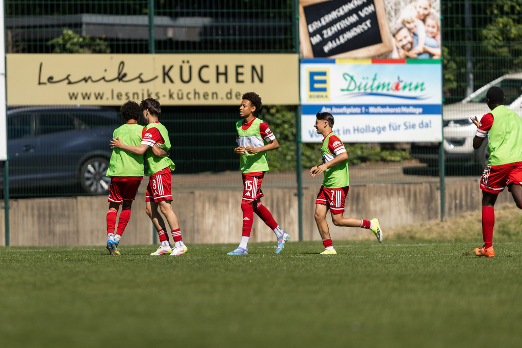 Fußball I Männer I 40. Pfingscup Hollage I 13385 | realhellocedii - Realisiert mit Pictrs.com