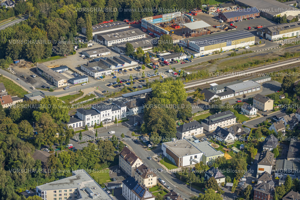 Arnsberg230904943 | Luftbild, Bürgerzentrum Bahnhof Arnsberg, Gewerbegebiet Zu den Werkstätten, TV Arnsberg SPORTbahnhof, evang. Martin-Luther-Kindergarten, Arnsberg, Sauerland, Nordrhein-Westfalen, Deutschland