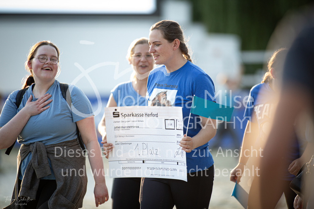 230728_BHO_Showprogramm_FS-772 | Deine schönsten Turniermomente als professionelle Fotos! Entdecke hochwertige Pferdesport-Fotografie im Online-Shop. Jetzt Fotos finden & bestellen!