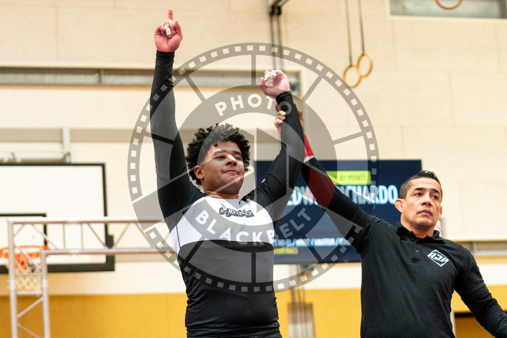 20231118PBB13380 | Fighters compete during the AJP Tour 600 Frankfurt Championship in Frankfurt/Main, Germany, on November 18, 2023.