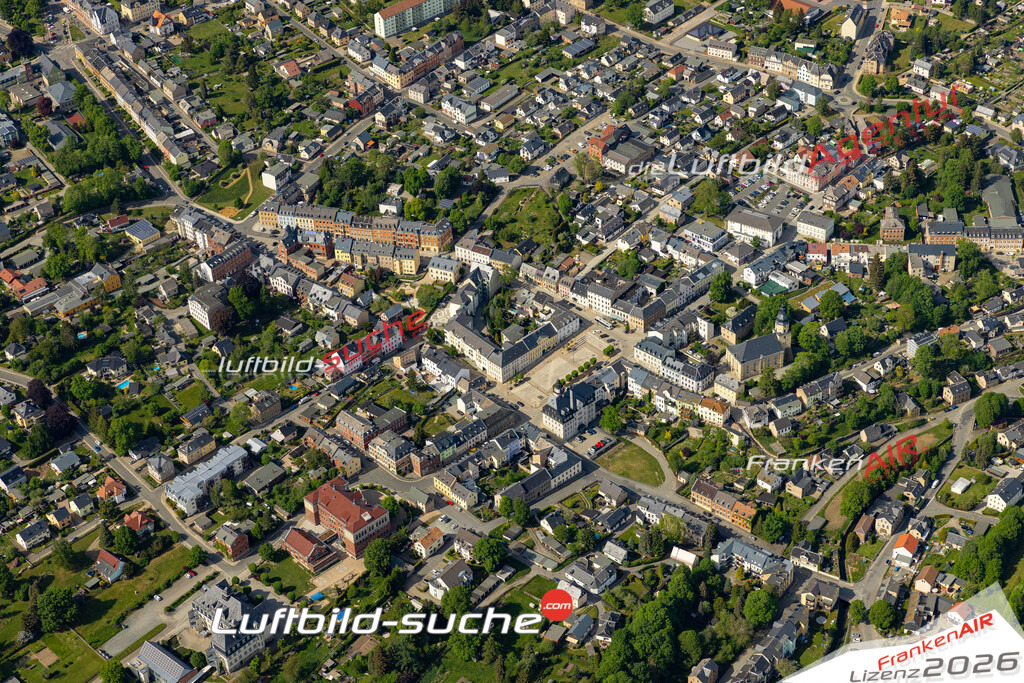 Das Luftbild der Stadt Treuen wurde 2022 vom Flugzeug heraus erstellt (keine Drohnen-Aufnahmen) Aufnahmehöhe ca.450 Meter- hohe Bildauflösung und Druck-Qualität. Garantiert!