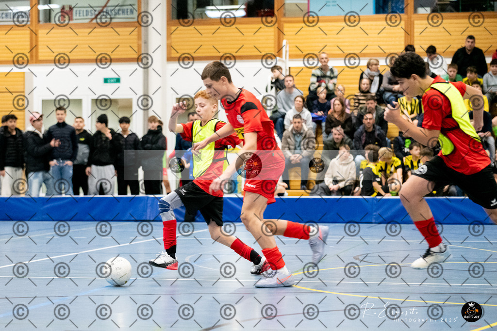 20251122_20251122_FCR-Hallenturnier-D-1_008-127 | Sport und Naturfotografie von Roberto Esposito zeigt echte Momente Bewegung und die Schönheit der Natur. Ausdrucksstarke Bilder schaffen Emotionen.