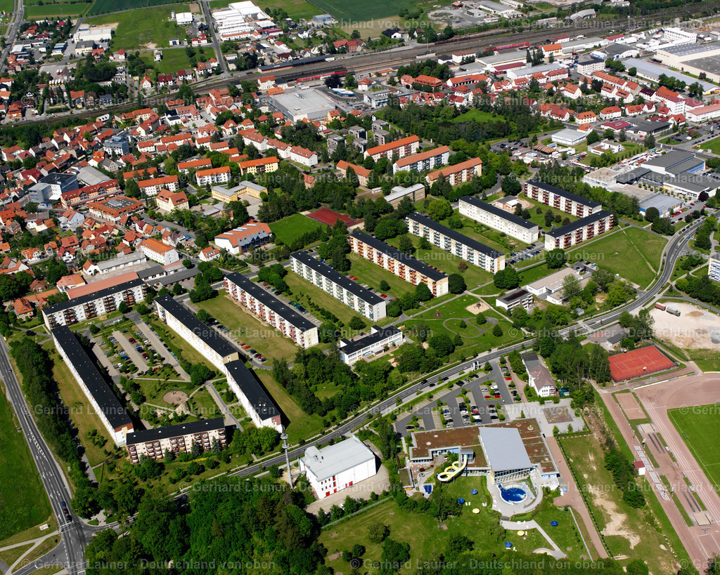 2634485 | LEINEFELDE 09.06.2006 Wohngebiet einer Reihenhaus- Siedlung an der  in Leinefelde im Bundesland Thüringen, Deutschland // Residential area a row house settlement  in Leinefelde in the state Thuringia, Germany Foto: Gerhard Launer