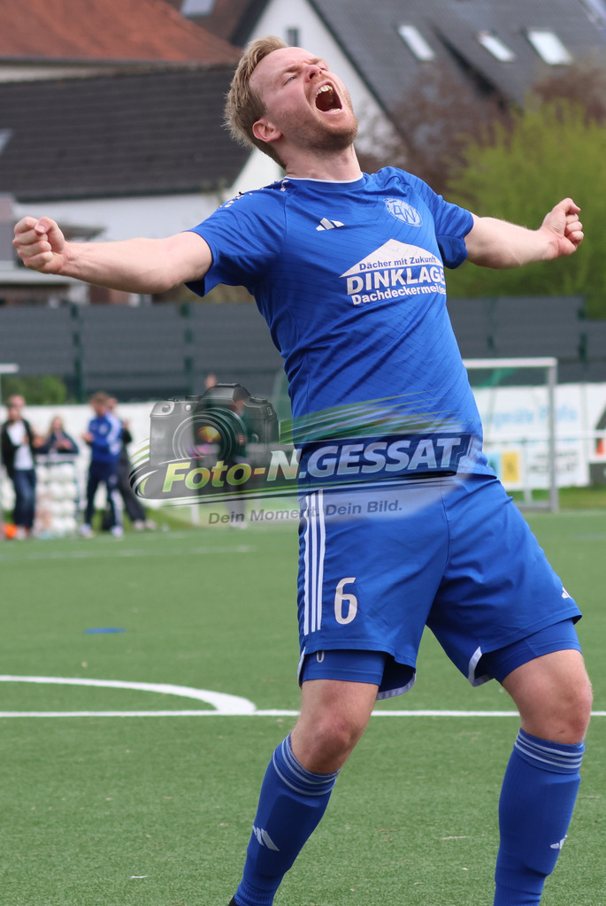 SV Enger-Westerenger - TSV Löhne | Auf dem Bild zu sehen: blau SV Enger-Westerenger: Andre BeckmannSV Enger-Westerenger, TSV Löhne, Saison 25/26, Kreisliga A, Enger, Deutschland - Realisiert mit Pictrs.com