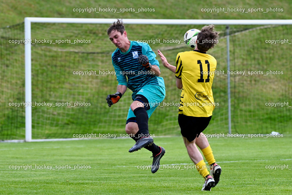 FC Faakersee vs. FC Dölsach | #1 Martin Zabernig-Patterer FC Dölsach, #11 Fabian Rauscher FC Faakersee, FC Faakersee vs. FC Dölsach, FC Faakersee vs. FC Dölsach am 20.04.2025 in Finkenstein (Sportplatz Finkenstein), Austria, (Photo by Bernd Stefan)