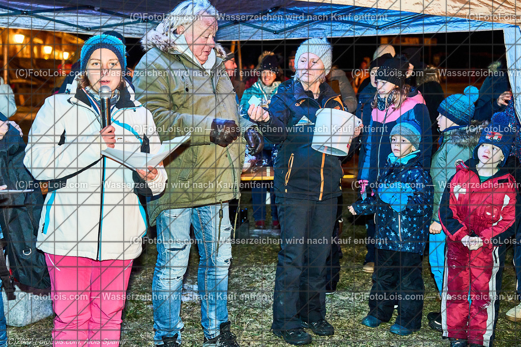 ALP0624_Nacht der Ballone_Lackenhof | (C)FotoLois.com, Alois Spandl, 'Nacht der Ballone' des Ballonclub ÖTSCHERLAND in Lackenhof/Weitental, gemeinsame Veranstaltung mit Tourismusverband ÖTSCHER, Mi 28. Dezember 2022.