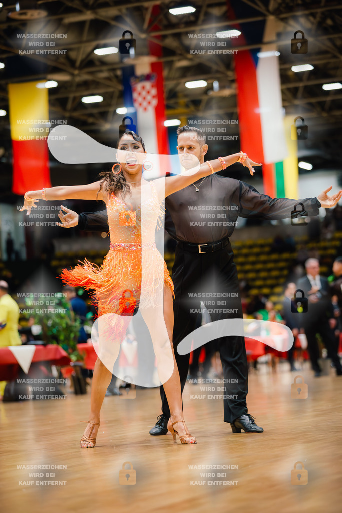 Hessen Tanzt WDSF Open Senior I Latin 5th (232) Marc Roswag _ Chaska Huam_n Bursztyn (TC Schwarz-Weiß Reutlingen)-2025-05-17-1952 | Webshop for digital downloads and prints of dance sport, event & show photographer Julian Link - Realisiert mit Pictrs.com