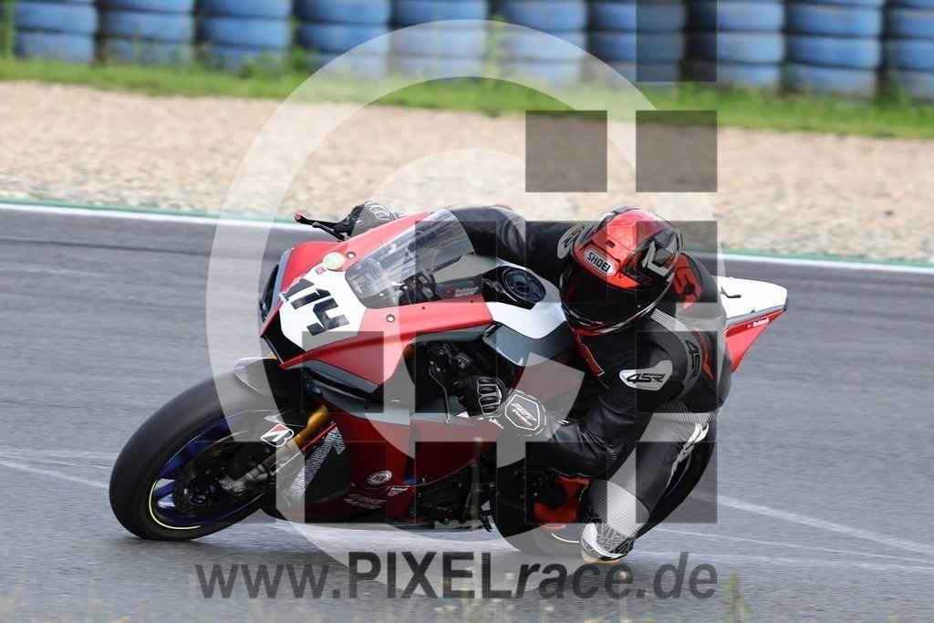 0114-20240608_13309 | Schöne Erinnerungen an spannende Momente - das festzuhalten ist unser Job. PIXELrace.de ist seit 2003 auf den Rennstrecken Europas unterwegs um die Action draußen beim Fahren und die wunderbare Stimmung imm Fahrerlager für euch einzufangen.