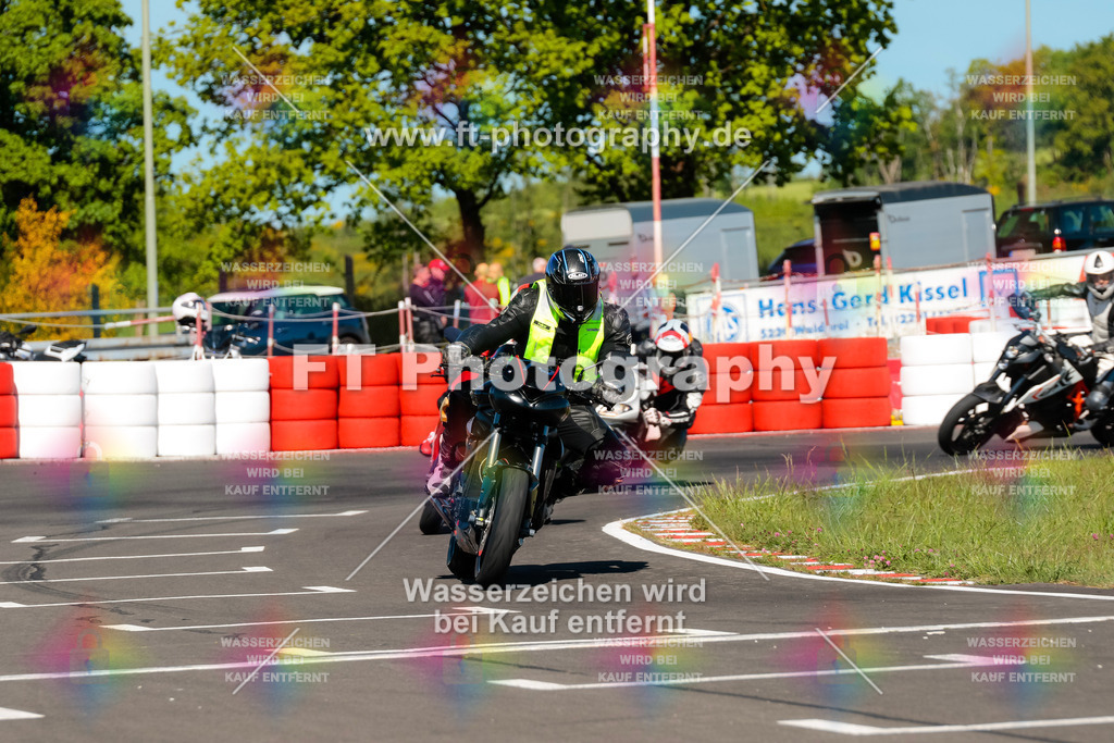 Moto-TeamOBK-21559 | Hier findet Ihr Bilder von Touristenfahrten auf der Nürburgring Nordschleife oder von anderen Veranstaltungen die ich besucht habe. Viel Spass beim Durch Schauen 