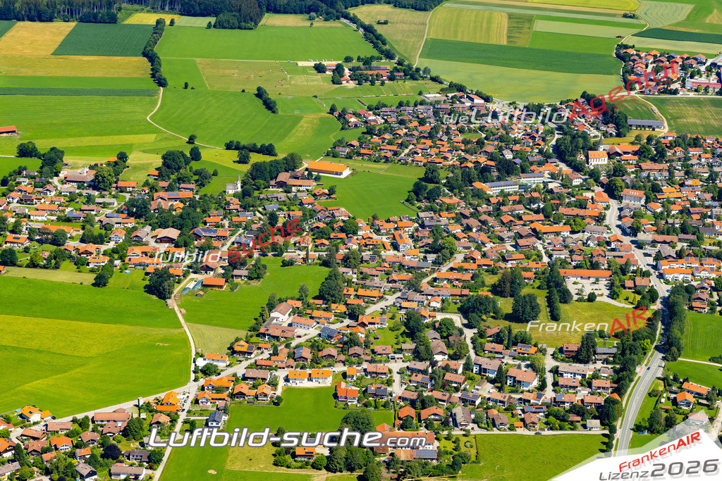 Aktuelles Luftbild von  Otterfing - Die Luftaufnahme wurde 2022 mittels UL-Flugzeug erstellt ( keine Drohne ) - hochauflösende Kamera-Systeme von  Canon -Beste Qualität - Für grossformatige Ausdrucke geeignet. Die Geschenkidee !
