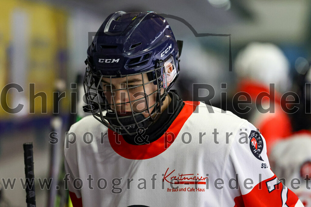 2022-12-04_049_TSV_Erding_gegen_EHC_Klostersee | Erding, Deutschland, 04.12.2022:
Eishockey, Bayernliga U17 2022 / 2023, 11. Spieltag, TSV Erding gegen EHC Klostersee, Endergebnis: 3:5

Foto: Christian Riedel / fotografie-riedel.net
