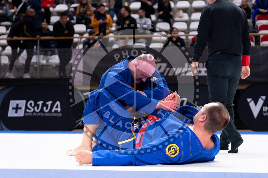 20241013PBB3328 | Athletes compete during the AJP Tour Europe Continental Jiu-Jitsu Amateurs & Masters Championship on October 13, 2024 in Almere near Amsterdam, Netherlands. © Chiara Dazi / photoblackbelt