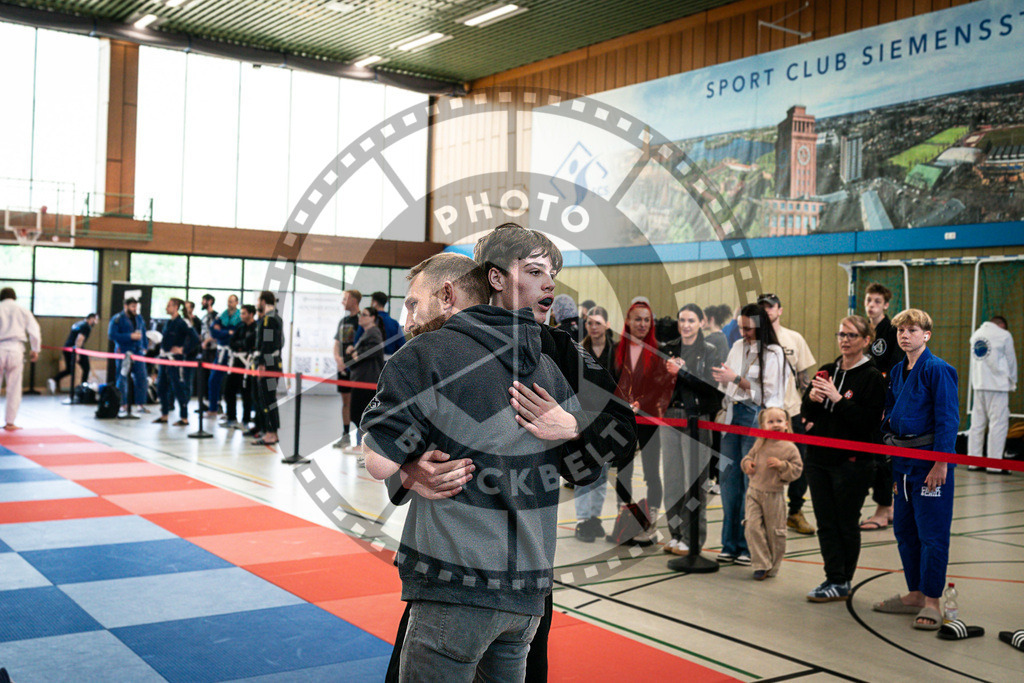 20250510PBB0372 | Athletes compete during the JJLG Berlin Open Jiu-Jitsu Championship on May 10, 2025 in Berlin, Germany. © Chiara Dazi / photoblackbelt