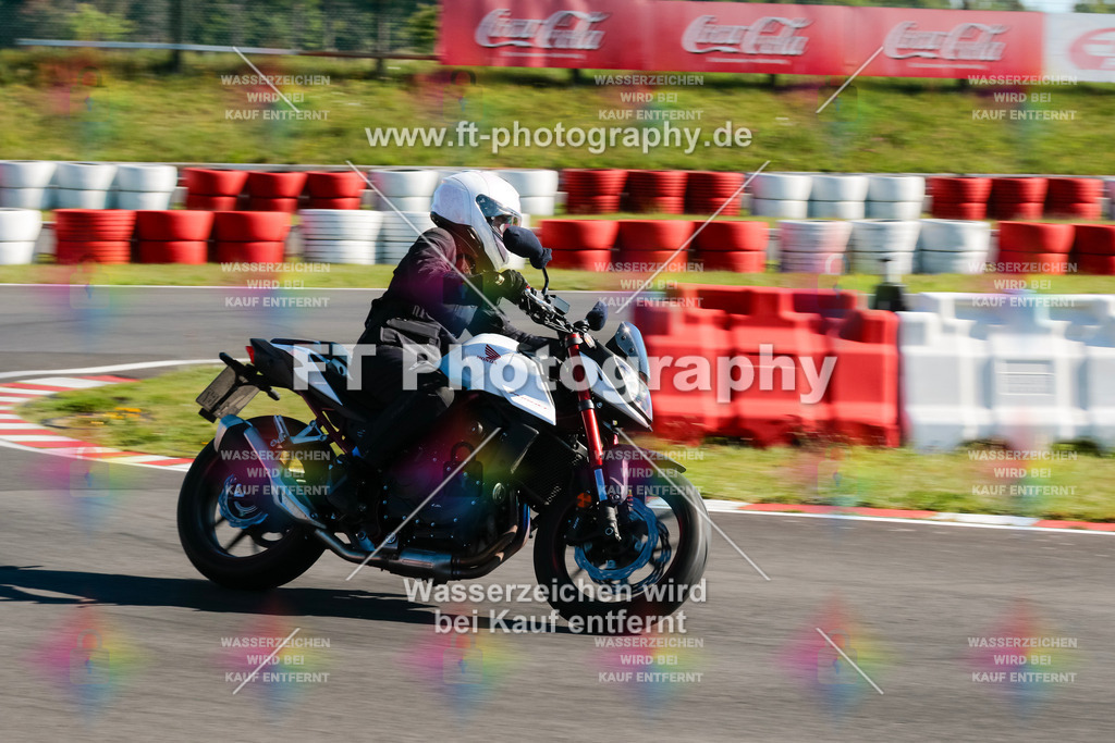 Moto-TeamOBK-21369 | Hier findet Ihr Bilder von Touristenfahrten auf der Nürburgring Nordschleife oder von anderen Veranstaltungen die ich besucht habe. Viel Spass beim Durch Schauen 