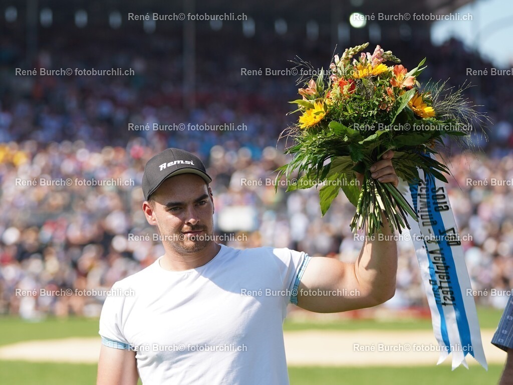 157 | René Burch leidenschaftlicher Fotograf aus Kerns in Obwalden.  Hier finden sie Sport, Landschaft und Natur Fotografie.
 - Realisiert mit Pictrs.com