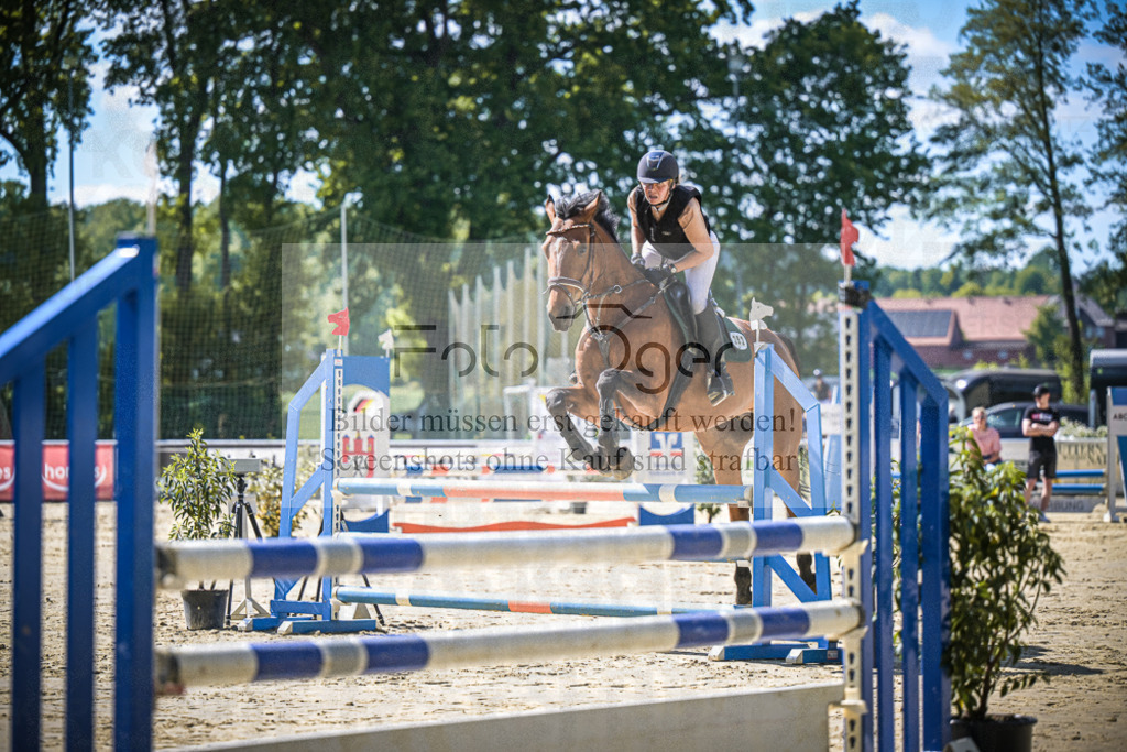 DOS_1803 | Entdecke hochwertige Reitturnierfotos von Foto Oger. Professionell, emotional und authentisch – jetzt Lieblingsmomente im Shop bestellen.Deutschlandweite Turnierfotografie. - Realisiert mit Pictrs.com