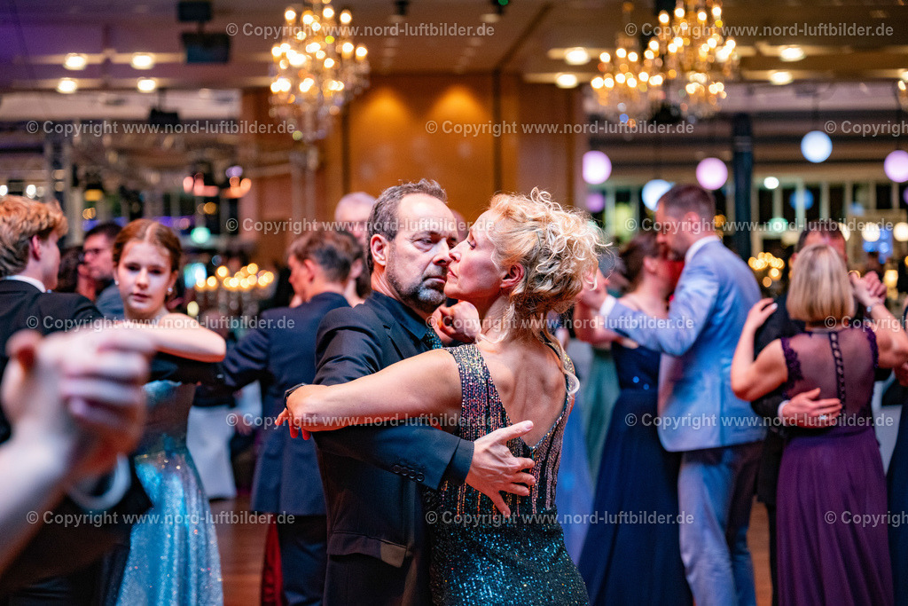 Stader Ballnacht_ELS_3835070326-2 Kopie | Luftbilder aus Norddeutschland. Die große Luftbild Bilddatenbank von Sylt, Amrum, Föhr, Büsum, Cuxhaven, Hamburg, Bremen, Bremerhaven, Cuxhaven, Langeoog, Norderney, Borkum, Emden, Nordsee, Ostsee, Flensburg, Kiel, Stralsund, Rostock, Darß, Rügen, Usedom