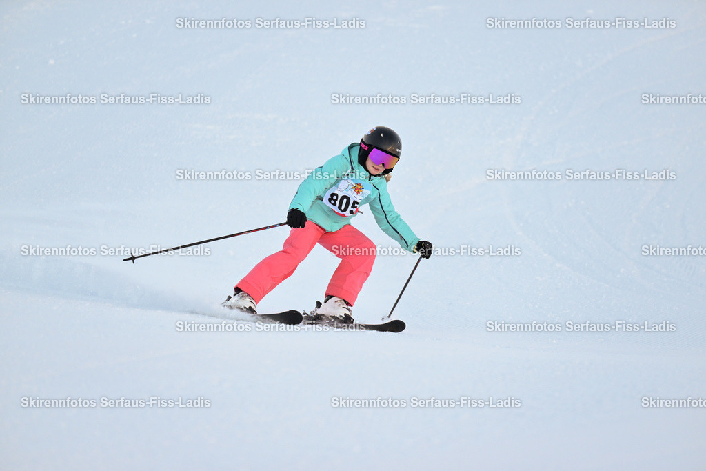 SRF_25.12.2025_0020 | Skirennfotos,Serfaus,Fiss,Ladis,Kinderskirennen,Winter,Tirol,Oberland,skirace,SFL,feelfree,weil wir's genießen,ski,Ski,skifahren,Sonnenplateau, - Realisiert mit Pictrs.com