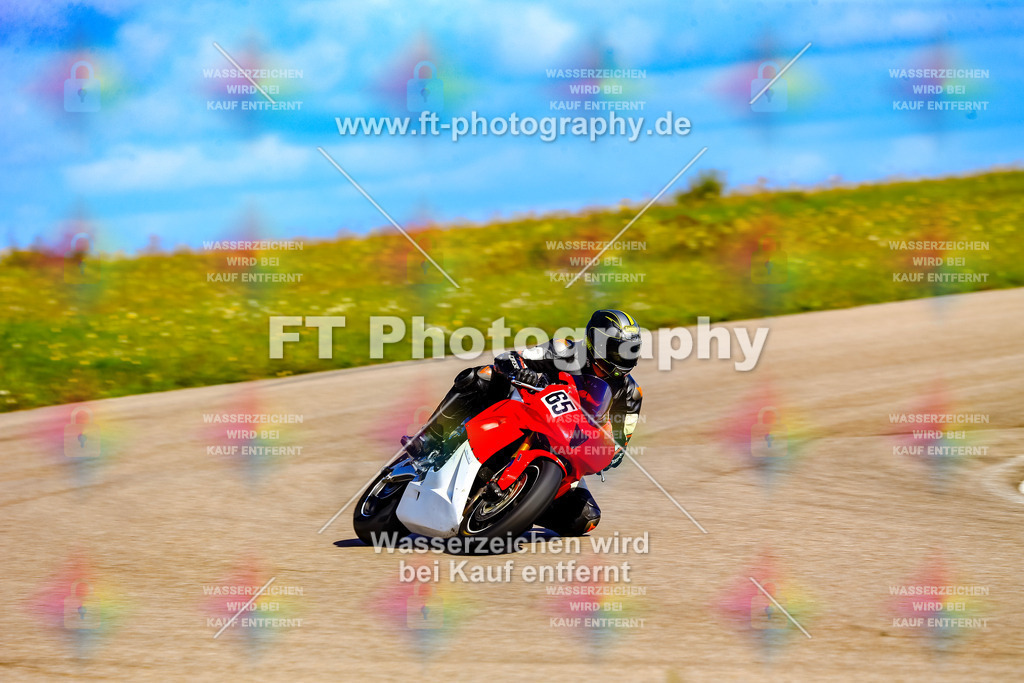 065-5206 | Hier findet Ihr Bilder von Touristenfahrten auf der Nürburgring Nordschleife oder von anderen Veranstaltungen die ich besucht habe. Viel Spass beim Durch Schauen 