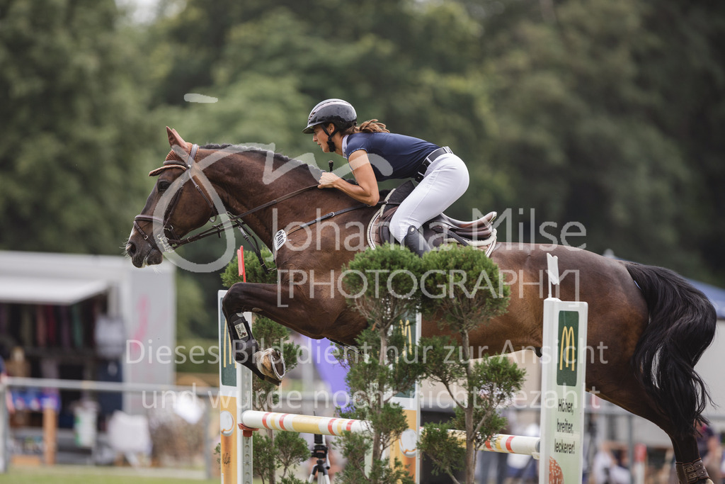 230714_LC_Stil-L-543 | Deine schönsten Turniermomente als professionelle Fotos! Entdecke hochwertige Pferdesport-Fotografie im Online-Shop. Jetzt Fotos finden & bestellen!