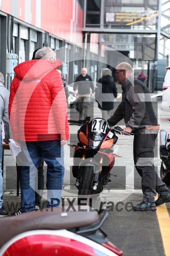 social-20260331_00040 | Schöne Erinnerungen an spannende Momente - das festzuhalten ist unser Job. PIXELrace.de ist seit 2003 auf den Rennstrecken Europas unterwegs um die Action draußen beim Fahren und die wunderbare Stimmung imm Fahrerlager für euch einzufangen.