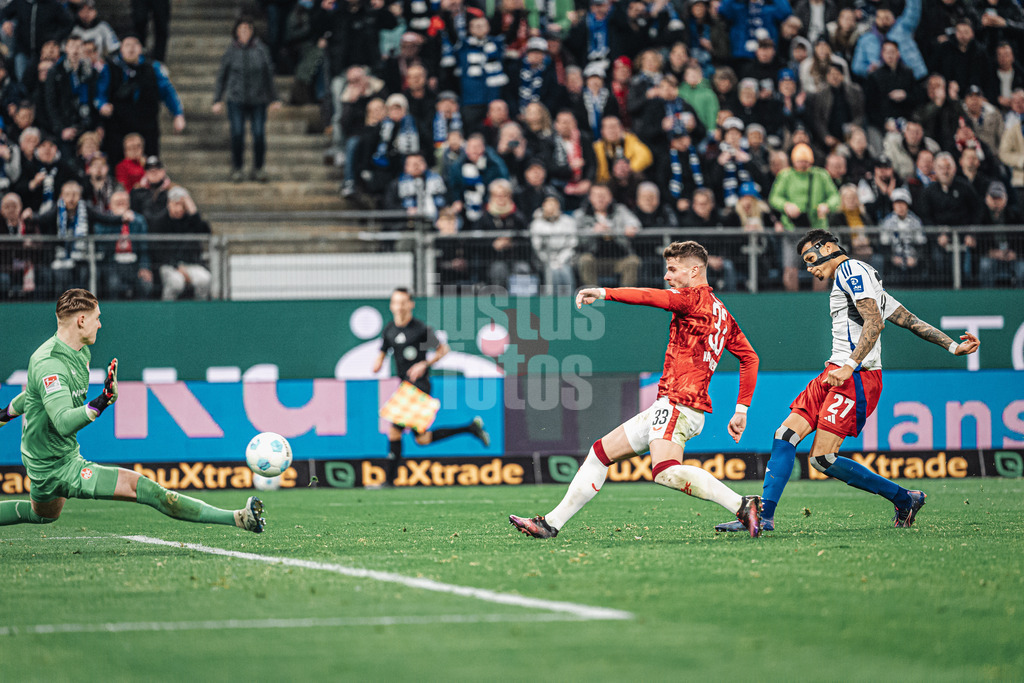 Fußball | Männer | Saison 2024/2025 | 2. Fußball-Bundesliga | 23. Spieltag | Hamburger SV vs. 1. FC Kaiserslautern | 21.02.2025 | Davie Selke (#27, HSV) schießt das 2:0 Tor