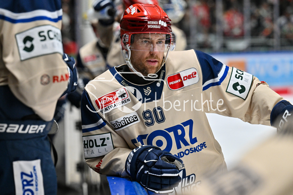 Augsburger Panther - Schwenninger Wild Wings | im Bild Tylor SPINK (Schwenninger Wild Wings 90) / Freisteller / einezlfoto 7 DEL: Augsburger Panther - Schwenninger Wild Wings, Curt Frenzel Stadion am 24.01.2025