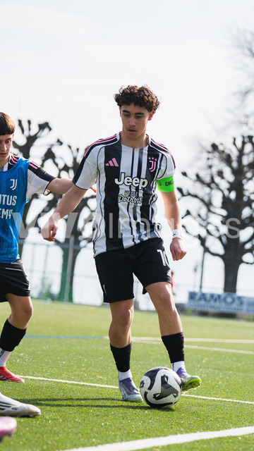 juv_lut_fmachado-0096 | Images from the Juniors B match between Juventus Academy and FC Lutry, played on 18 March 2026 in Lutry, Switzerland, featuring players, coaching staff and match action throughout the game.