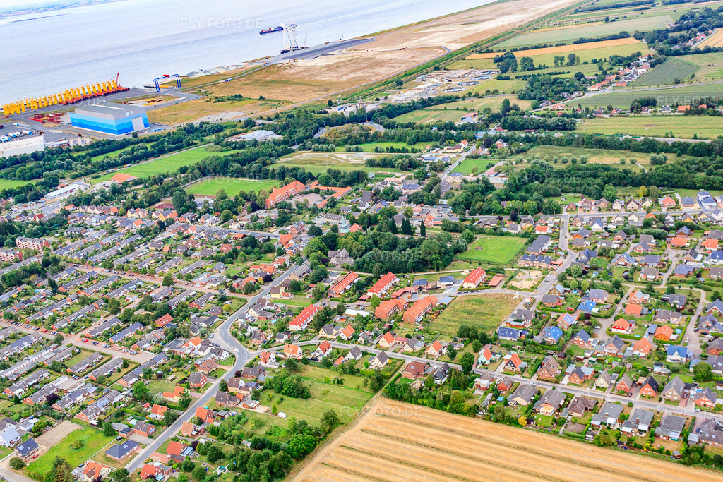 Luftbild: Freiherr-vom-Stein-Straße im Ortsteil Groden in Cuxhaven im Bundesland Niedersachsen in Deutschland. Foto: IMG_70524.jpg vom 06.08.2014 durch Werner Riehm/FLY-FOTO.deAuflösung des Originals: 4752 x 3168 px